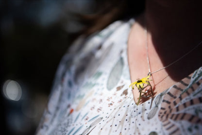 Vase necklace